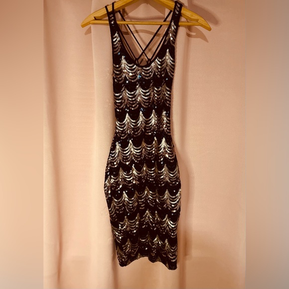 Dresses & Skirts - Crisscross Backless Sequins Dress